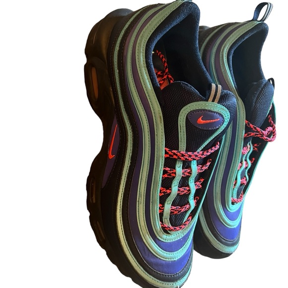 Air Max - Picture 3 of 3